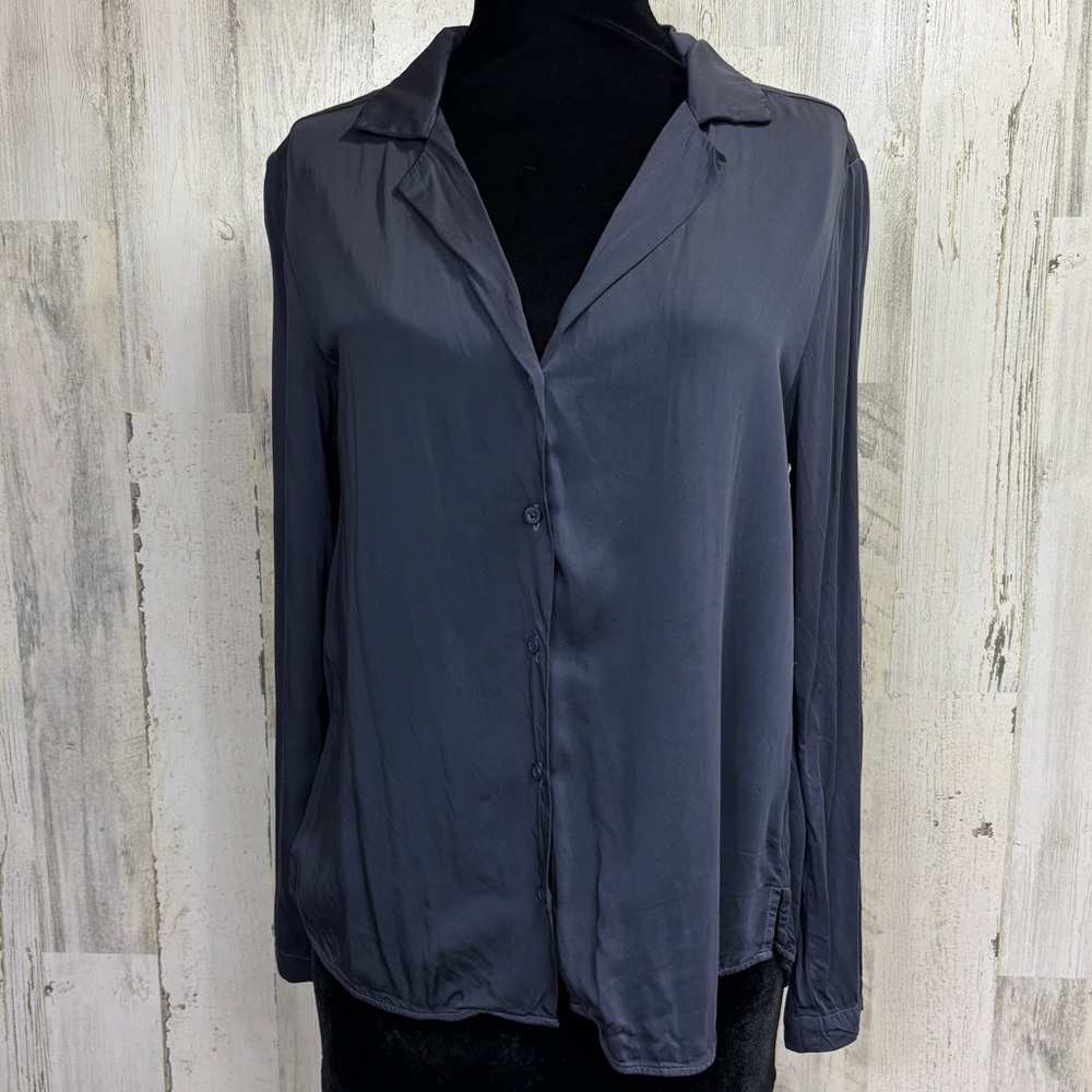 Cloth & Stone Blue Gray Matte‎ Satin Button Down Top